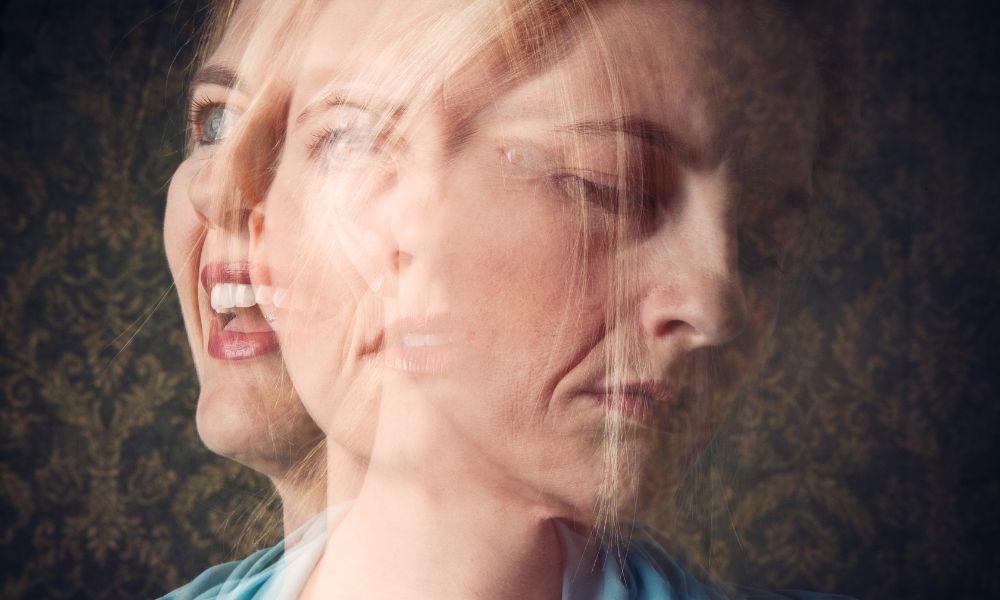 Understanding Bipolar Disorder: Signs & Treatment